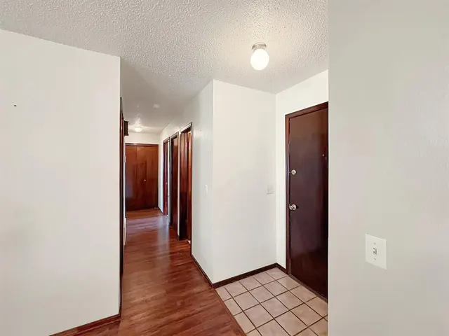 Photo 6 — 1049 NW 25th Street, Moore, OK 73160