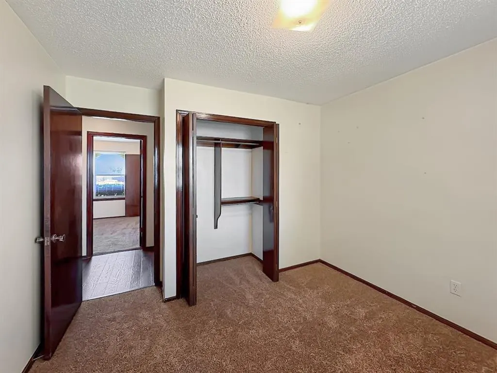 Photo 26 — 1049 NW 25th Street, Moore, OK 73160