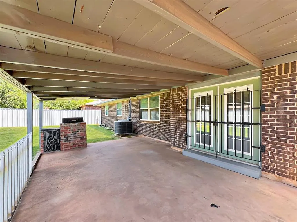 Photo 28 — 1049 NW 25th Street, Moore, OK 73160
