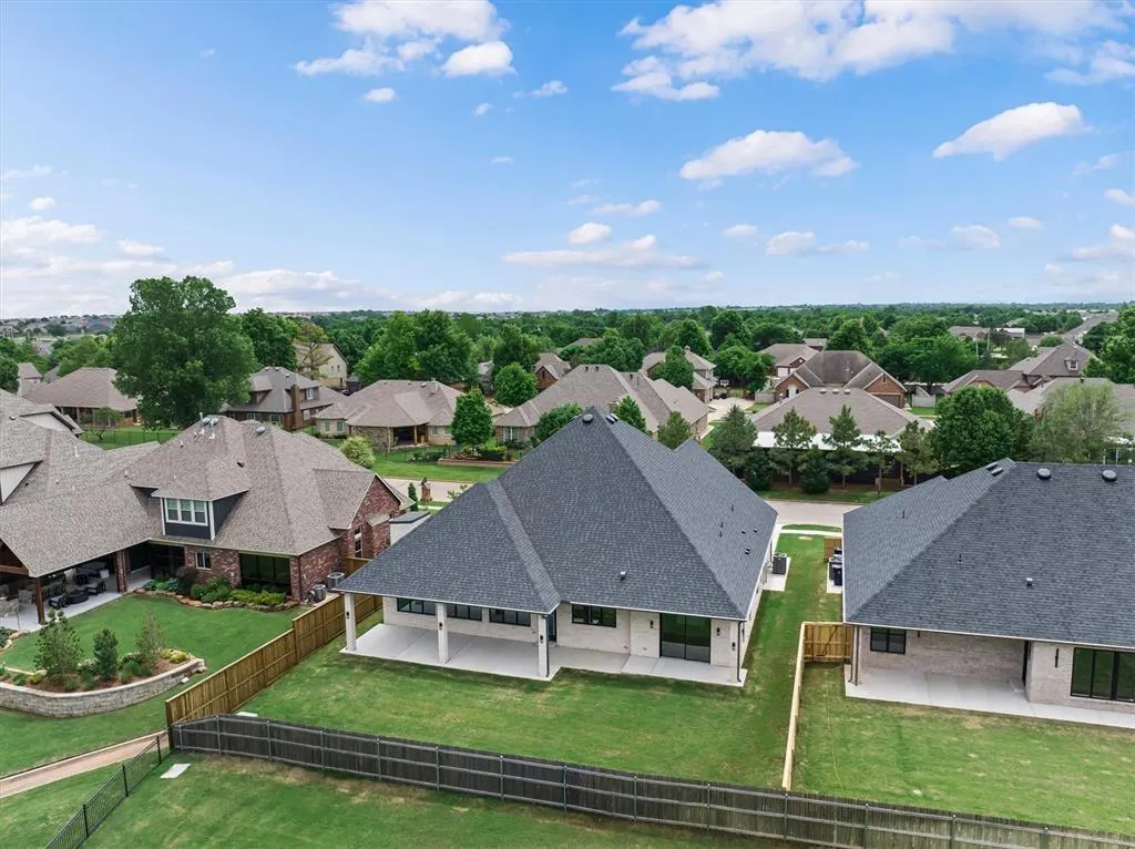Photo 45 — 10045 SW 27th Street, Yukon, OK 73099