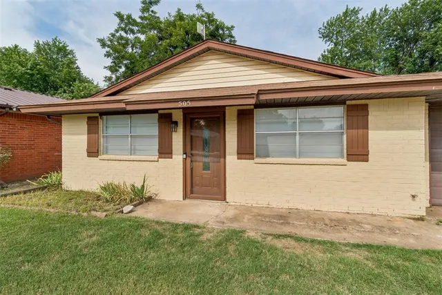 Photo 2 — 505 N Buchanan Street, Crescent, OK 73028