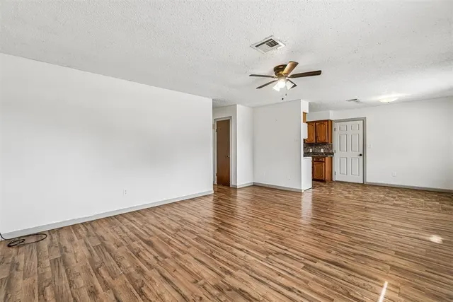 Photo 7 — 505 N Buchanan Street, Crescent, OK 73028