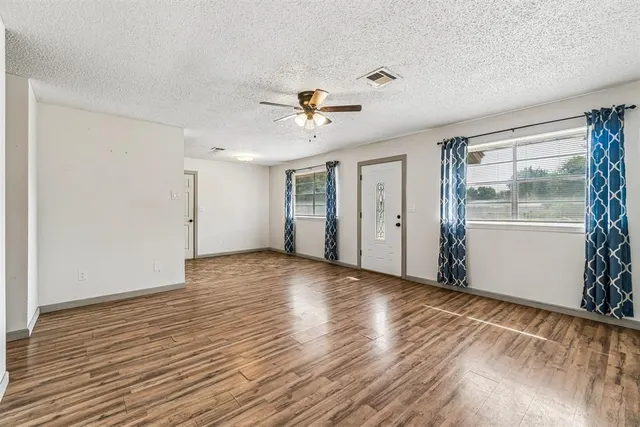 Photo 8 — 505 N Buchanan Street, Crescent, OK 73028