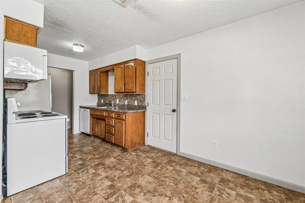 Photo 13 — 505 N Buchanan Street, Crescent, OK 73028