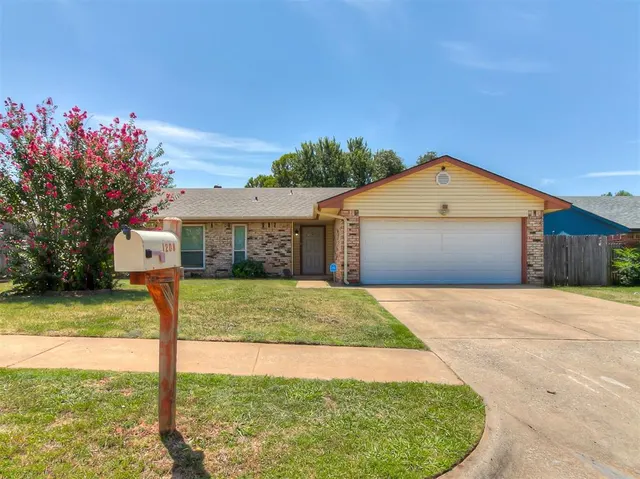 Front exterior — 1208 SE 8th Street, Oklahoma City, OK 73160