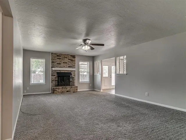 Photo 2 — 1208 SE 8th Street, Oklahoma City, OK 73160