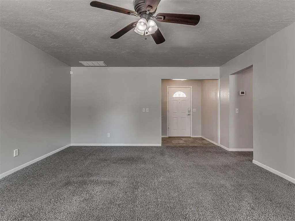Photo 13 — 1208 SE 8th Street, Oklahoma City, OK 73160