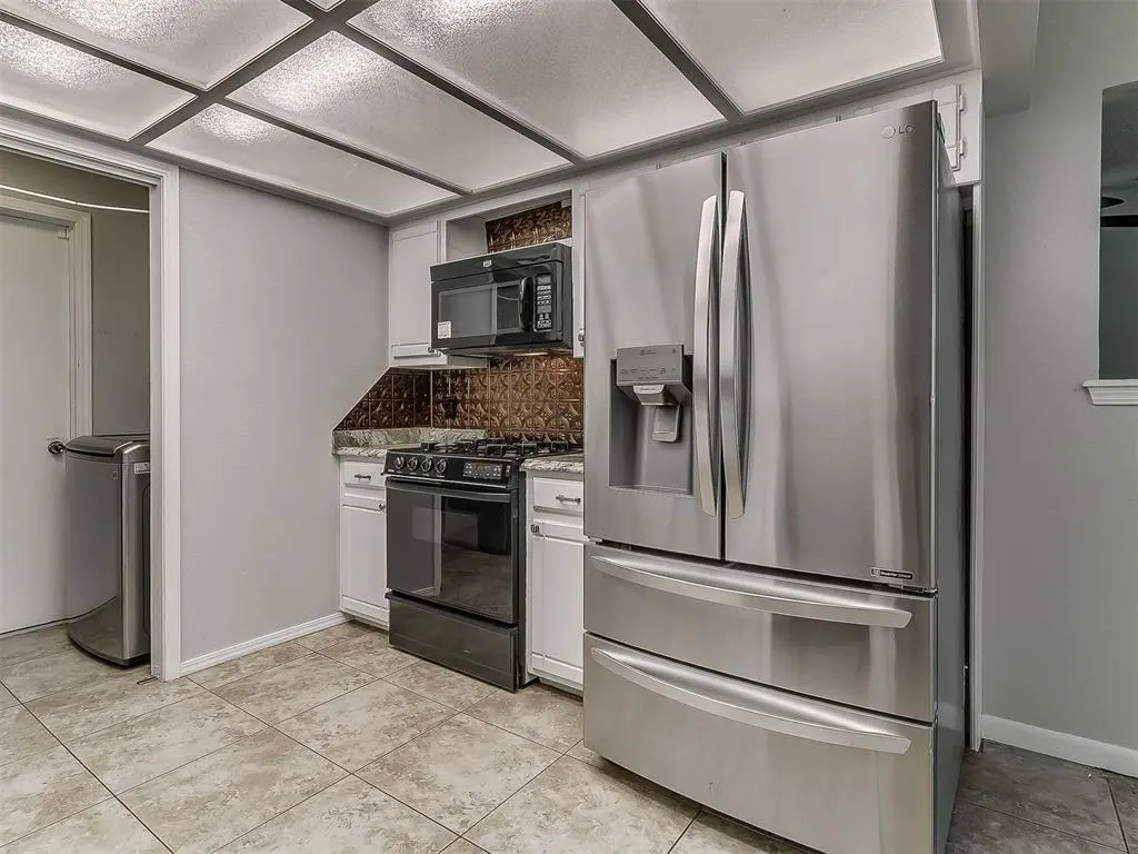Photo 3 — 1208 SE 8th Street, Oklahoma City, OK 73160