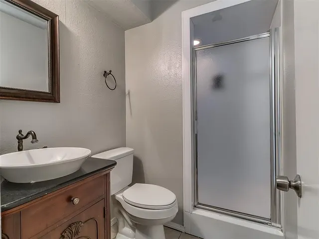 Photo 6 — 1208 SE 8th Street, Oklahoma City, OK 73160