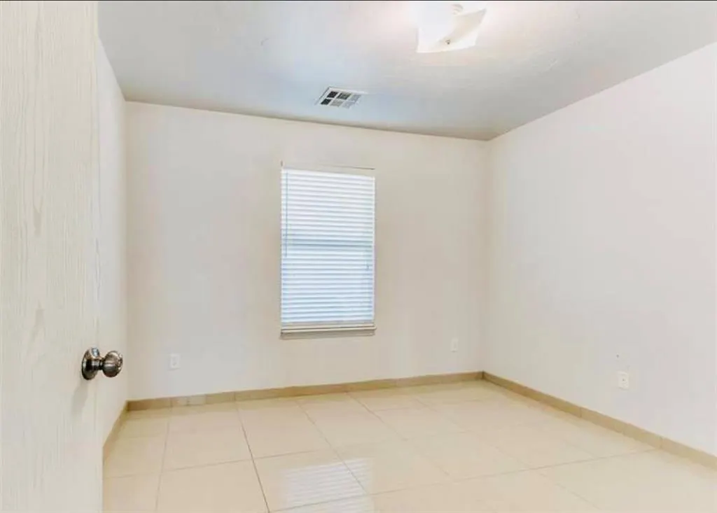 Photo 4 — 2705 SW Fennel Road, Oklahoma City, OK 73128
