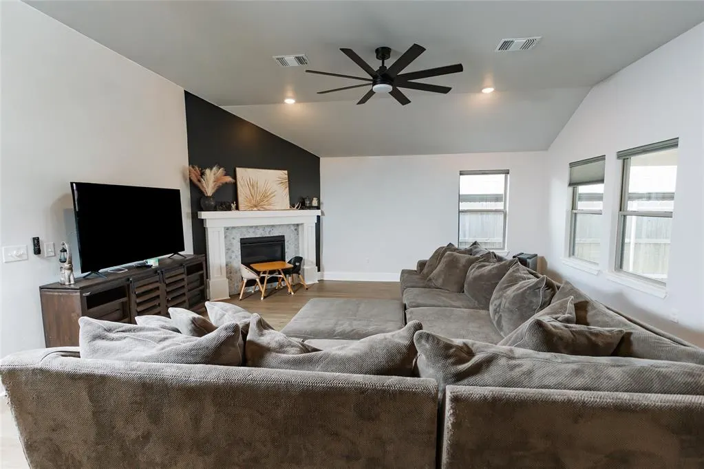Photo 5 — 417 Vista Drive, Yukon, OK 73099