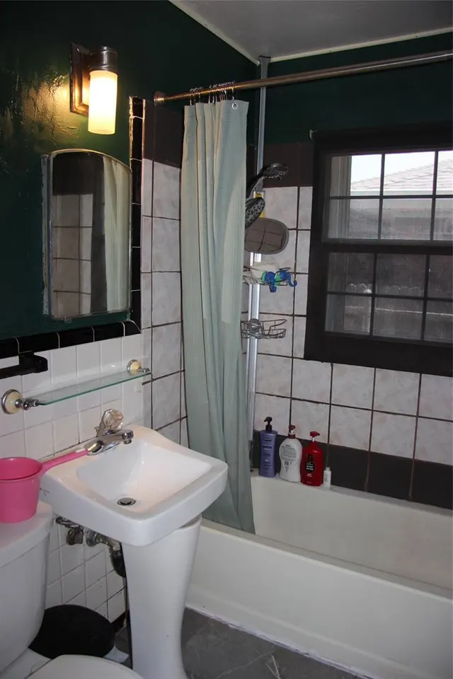 Photo 6 — 945 SW 51st Street, Oklahoma City, OK 73109