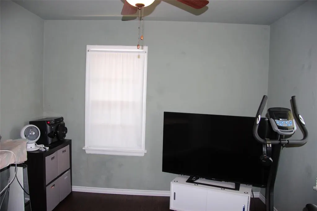 Photo 10 — 945 SW 51st Street, Oklahoma City, OK 73109