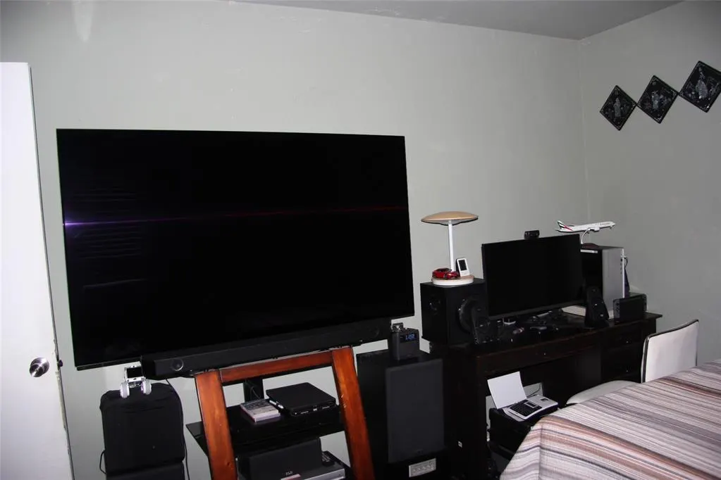 Photo 33 — 945 SW 51st Street, Oklahoma City, OK 73109