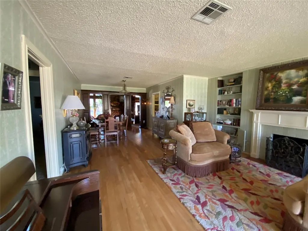 Photo 8 — 824 E Elm Street, Altus, OK 73521
