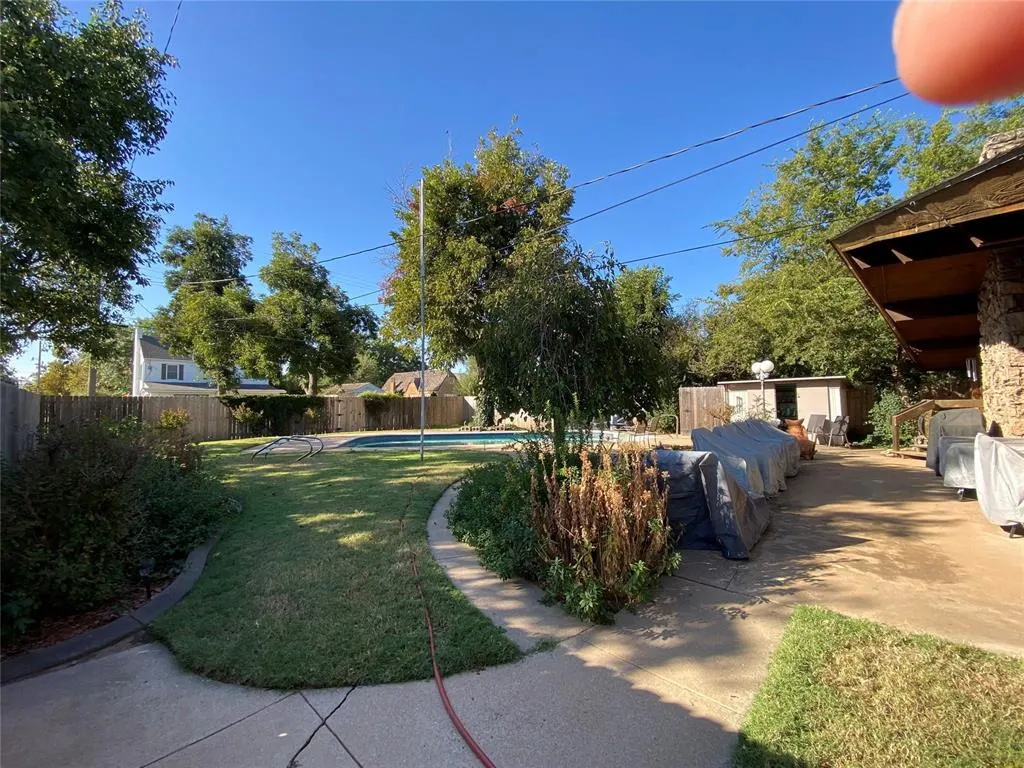 Photo 16 — 824 E Elm Street, Altus, OK 73521
