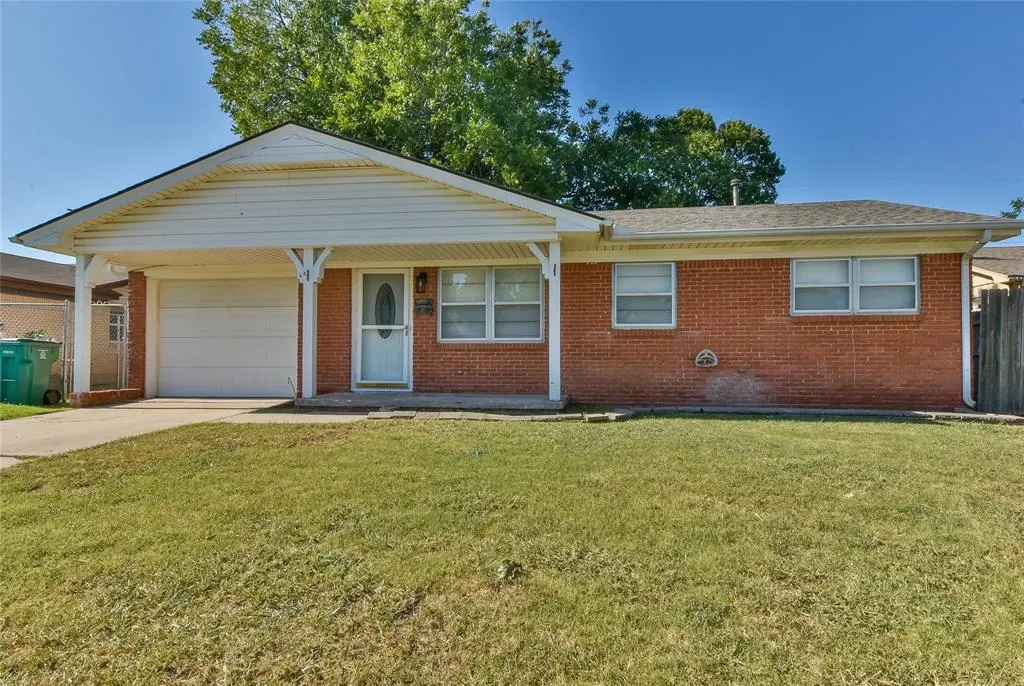 Photo 2 — 1341 SW 61st Terrace, Oklahoma City, OK 73159