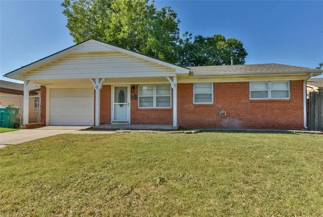 Photo 2 — 1341 SW 61st Terrace, Oklahoma City, OK 73159