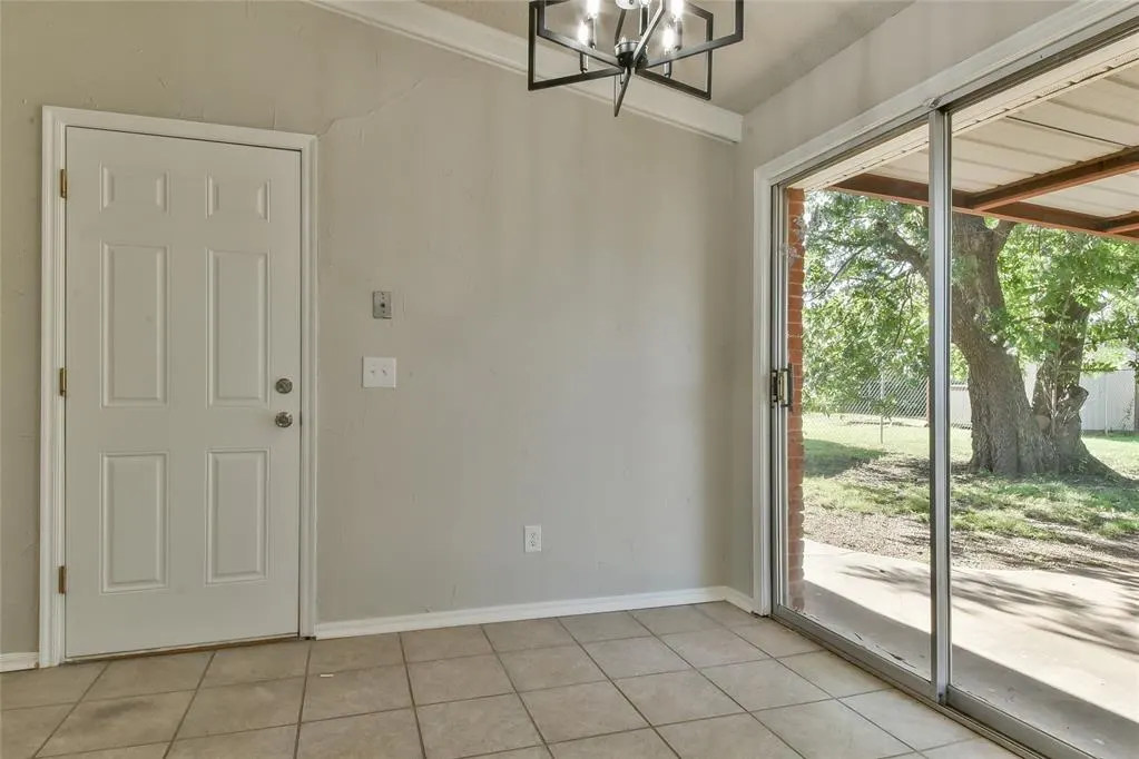 Photo 13 — 1341 SW 61st Terrace, Oklahoma City, OK 73159