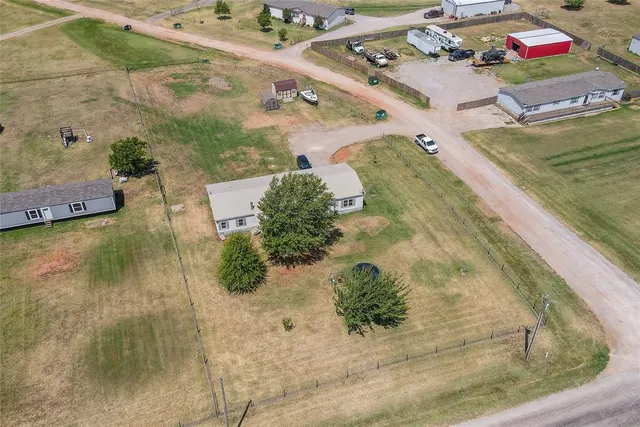 Photo 3 — 16204 Sunflower Drive, Yukon, OK 73099