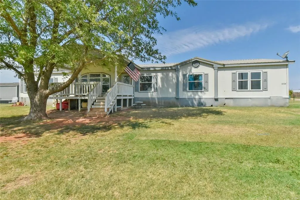 Photo 4 — 16204 Sunflower Drive, Yukon, OK 73099