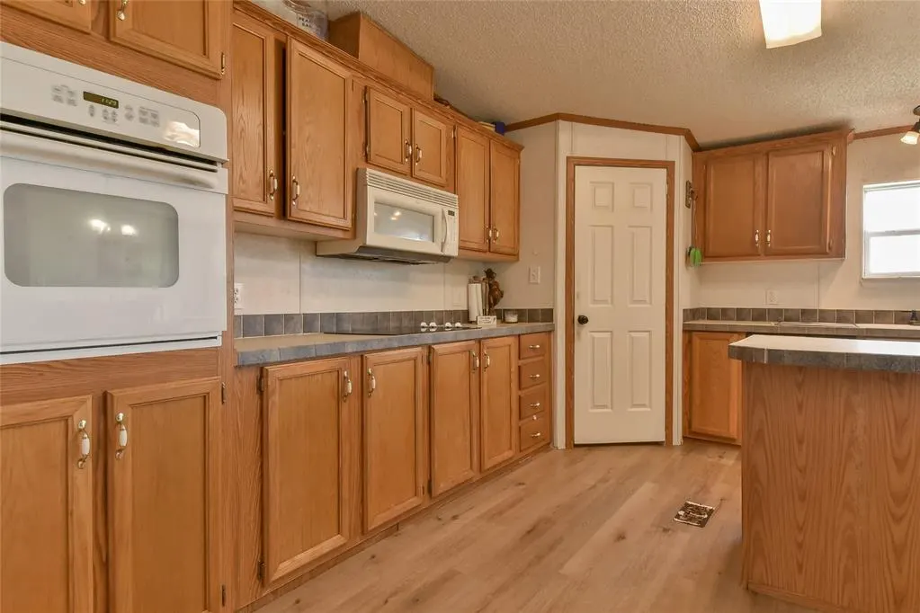 Photo 12 — 16204 Sunflower Drive, Yukon, OK 73099