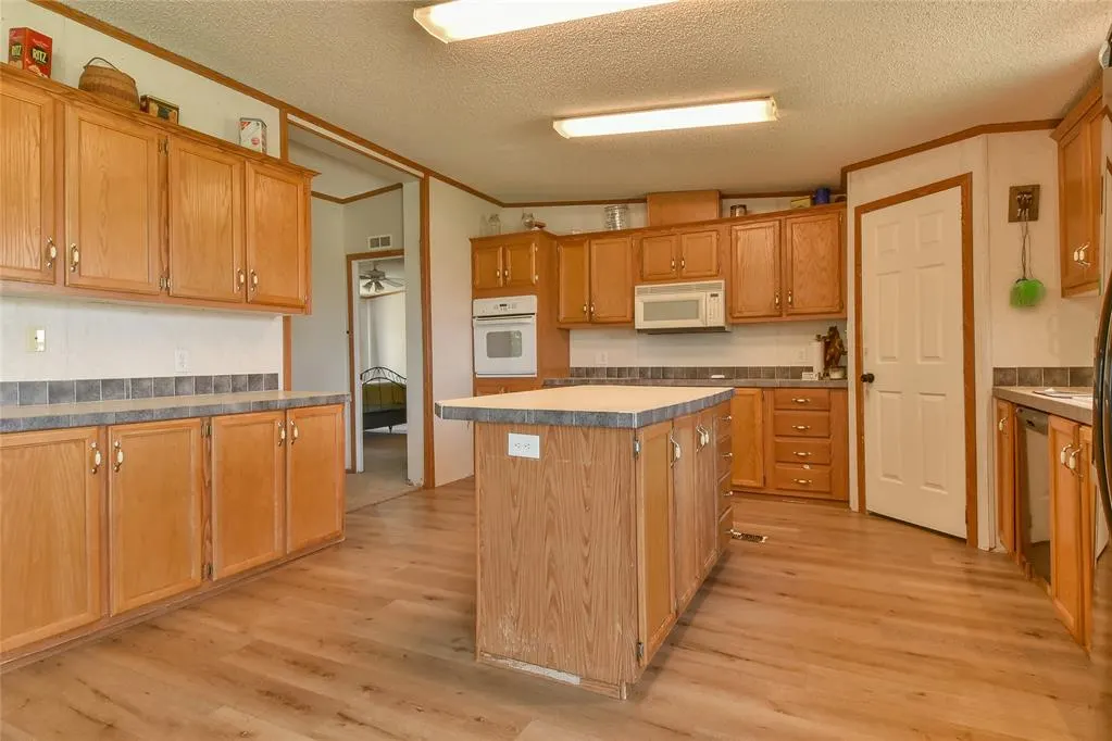 Photo 14 — 16204 Sunflower Drive, Yukon, OK 73099
