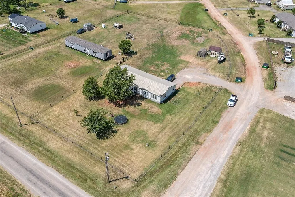 Photo 36 — 16204 Sunflower Drive, Yukon, OK 73099