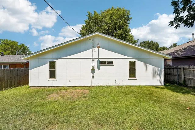 Photo 5 — 204 W Wayne Street, Edmond, OK 73003