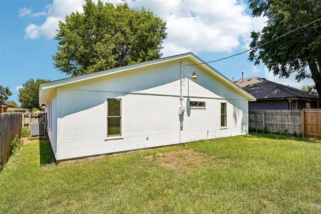 Photo 20 — 204 W Wayne Street, Edmond, OK 73003
