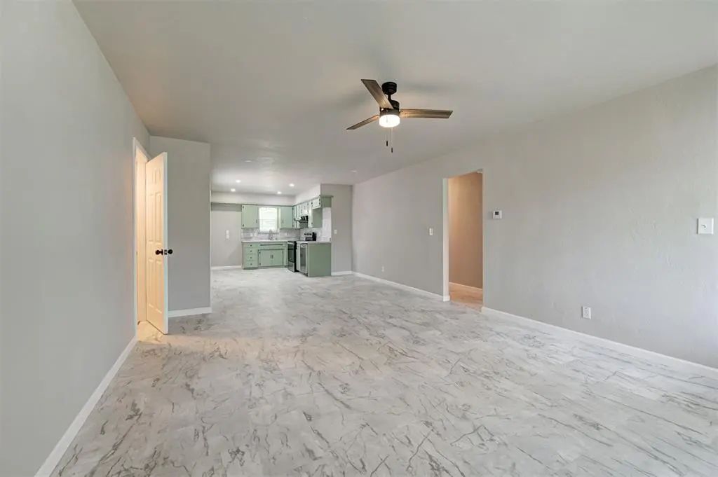 Photo 4 — 201 Dianna Drive, Yukon, OK 73099