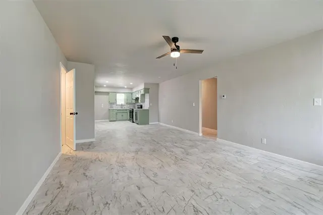 Photo 4 — 201 Dianna Drive, Yukon, OK 73099