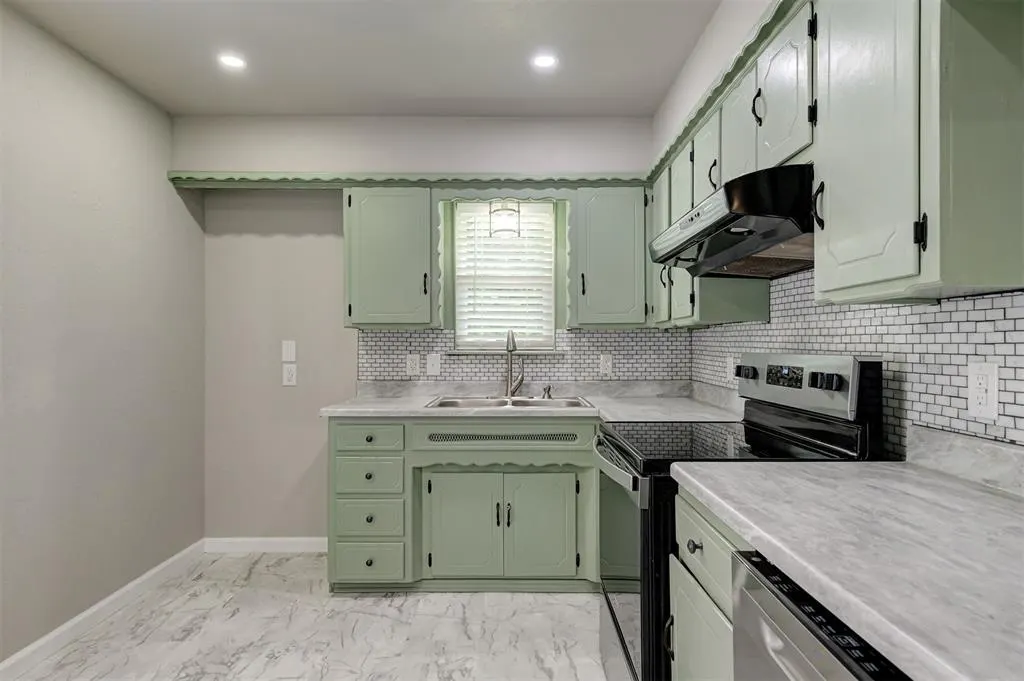 Photo 7 — 201 Dianna Drive, Yukon, OK 73099