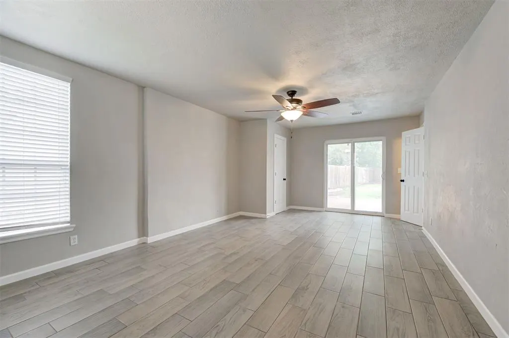 Photo 13 — 201 Dianna Drive, Yukon, OK 73099