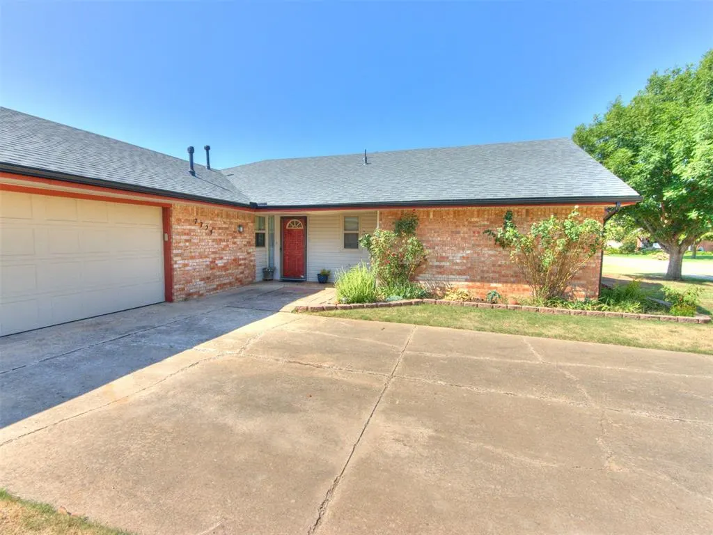 Photo 3 — 7724 Northgate Avenue, Oklahoma City, OK 73162