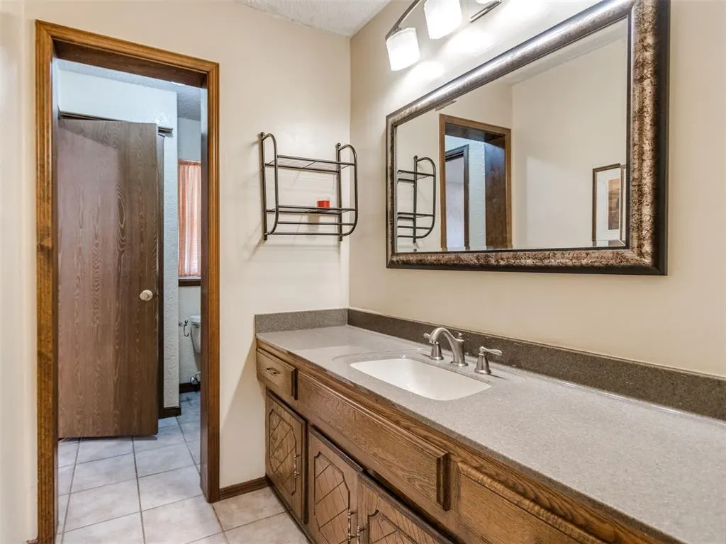 Photo 14 — 7724 Northgate Avenue, Oklahoma City, OK 73162
