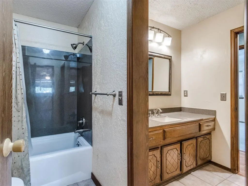 Photo 16 — 7724 Northgate Avenue, Oklahoma City, OK 73162