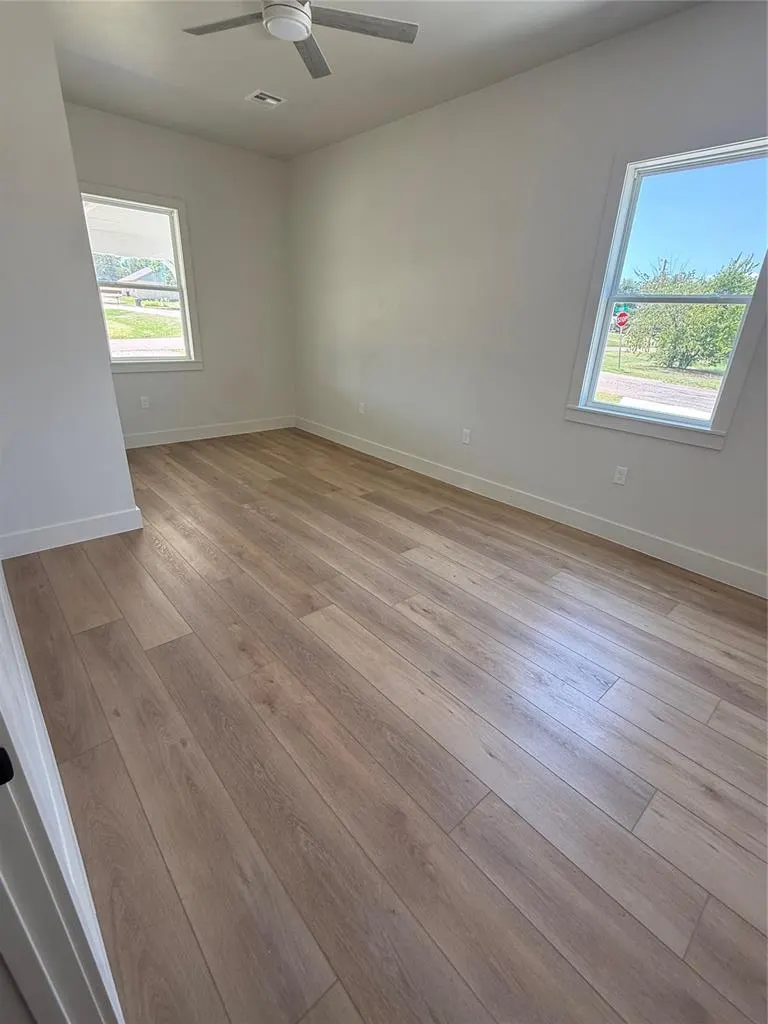 Photo 30 — 100 E 1st Street, Wellston, OK 74881