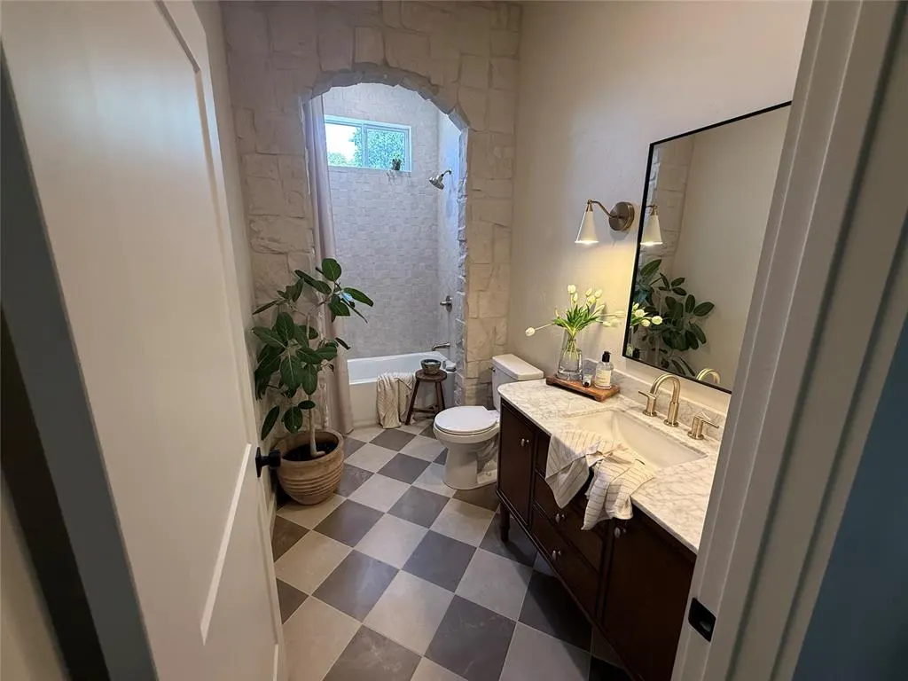 Photo 32 — 100 E 1st Street, Wellston, OK 74881