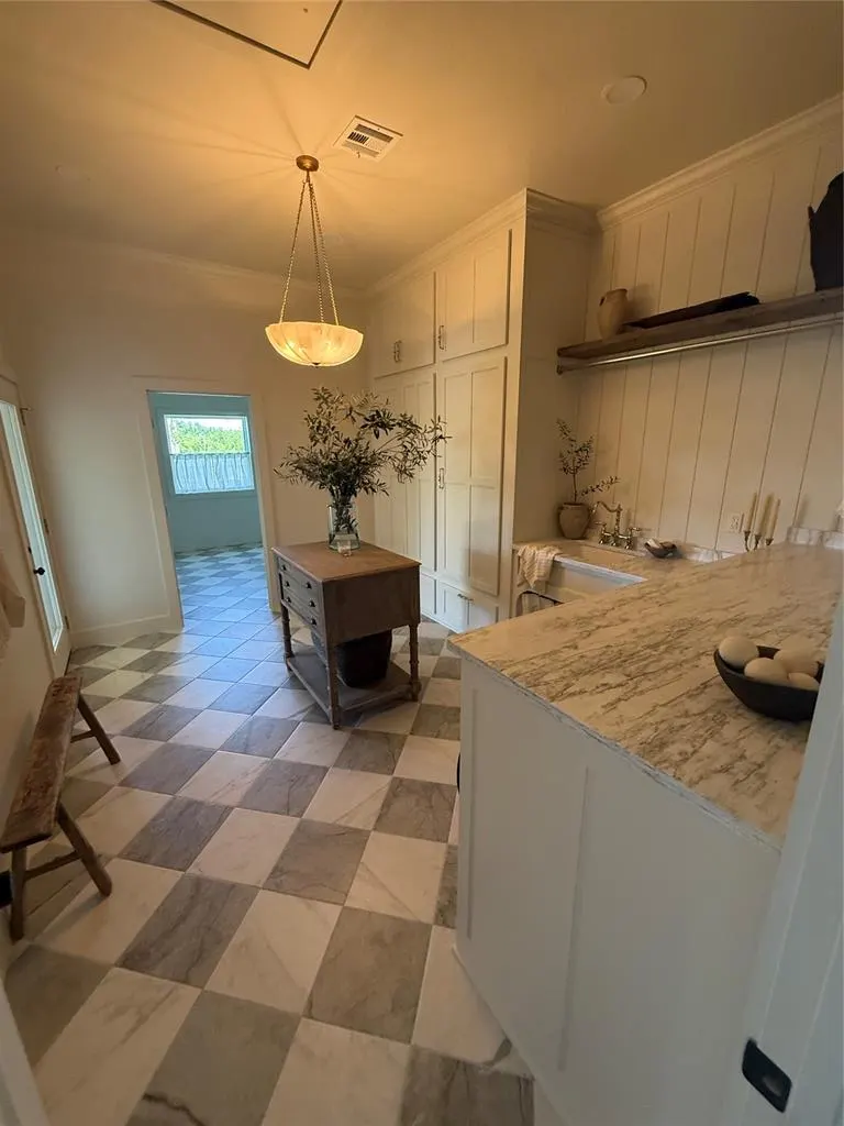 Photo 37 — 100 E 1st Street, Wellston, OK 74881