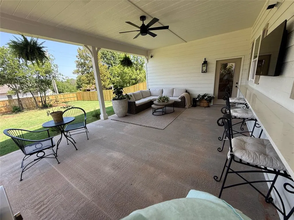 Photo 41 — 100 E 1st Street, Wellston, OK 74881