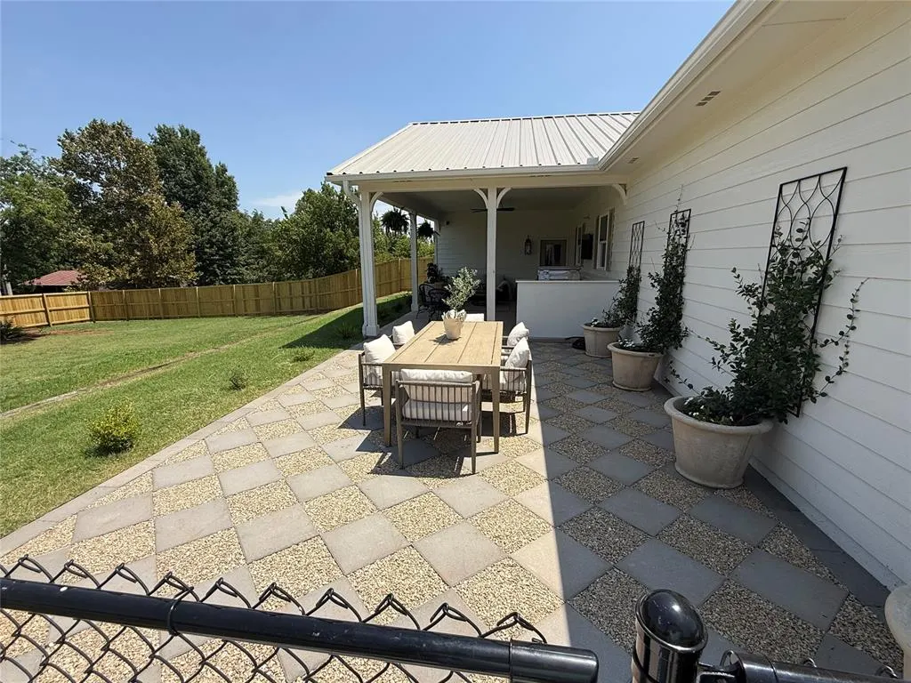 Photo 45 — 100 E 1st Street, Wellston, OK 74881