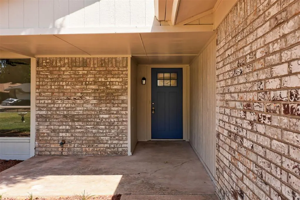 Photo 5 — 8816 Aaron Drive, Oklahoma City, OK 73132