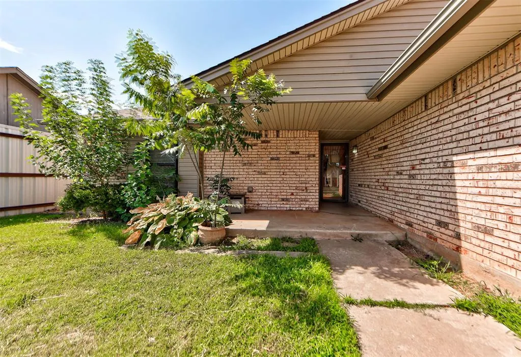 Photo 5 — 1030 Walsh Lane, Yukon, OK 73099
