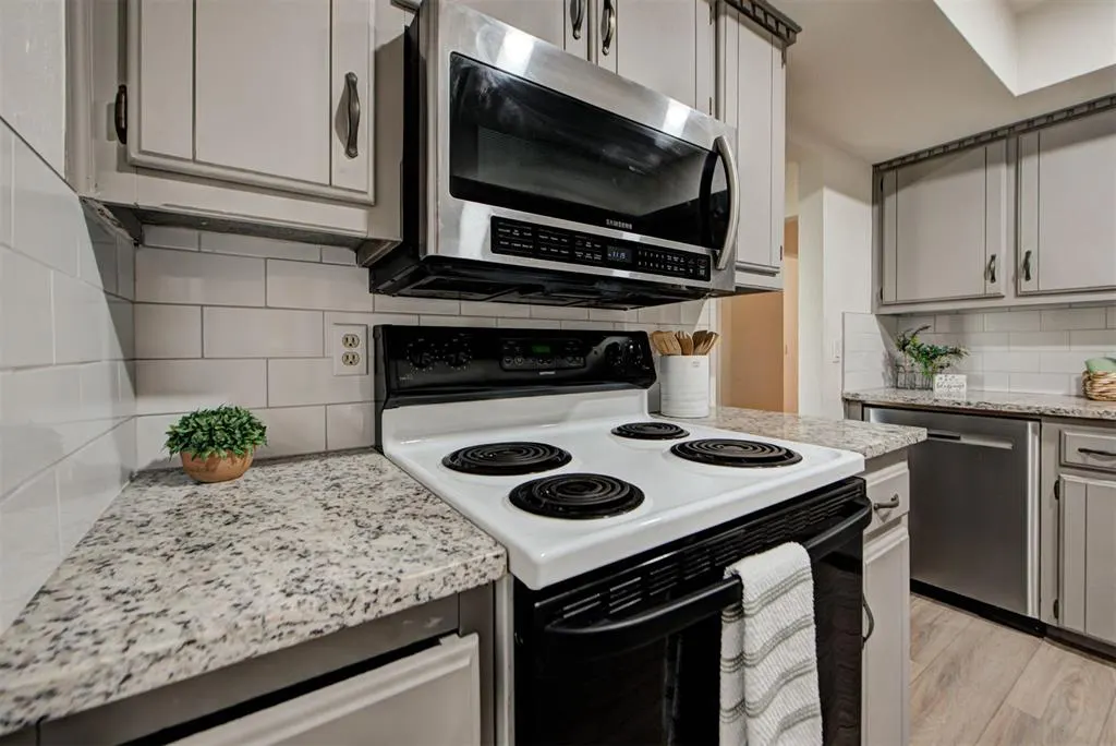 Photo 21 — 1030 Walsh Lane, Yukon, OK 73099