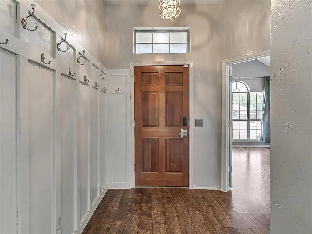 Photo 3 — 12300 SW 10th Street, Yukon, OK 73099