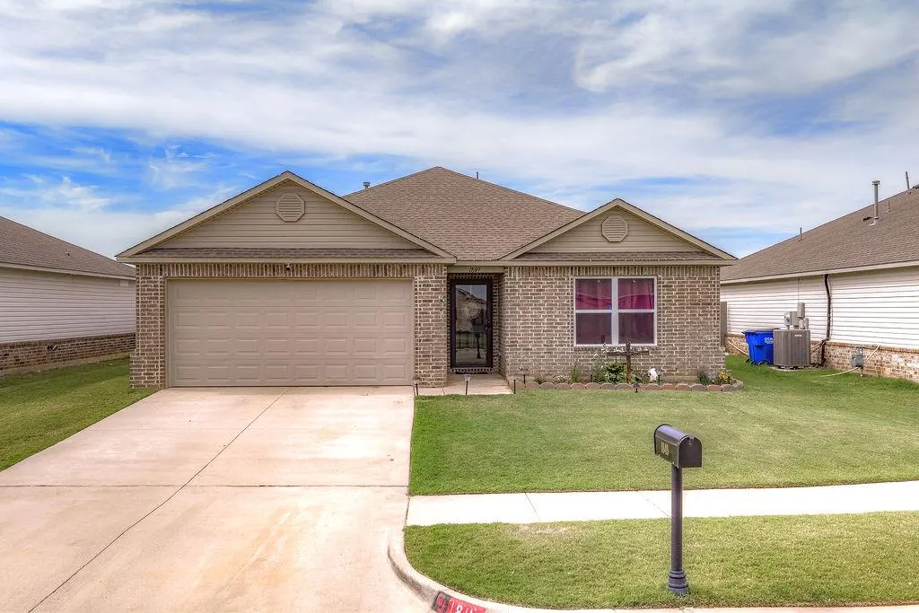 Photo 2 — 1849 Land Run Drive, El Reno, OK 73036