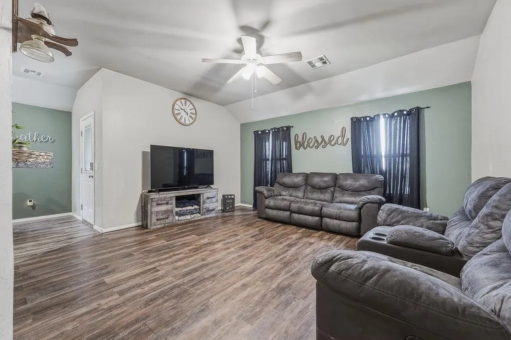Photo 11 — 1849 Land Run Drive, El Reno, OK 73036