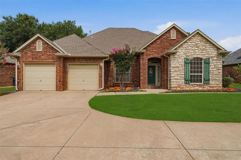 Front exterior — 3008 Viewmont Court, Edmond, OK 73003