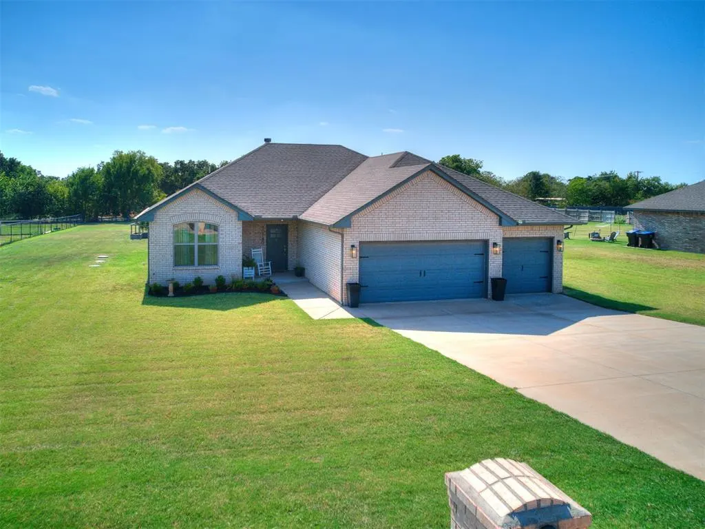 Front exterior — 10740 Marion Dr, Edmond, OK 73034